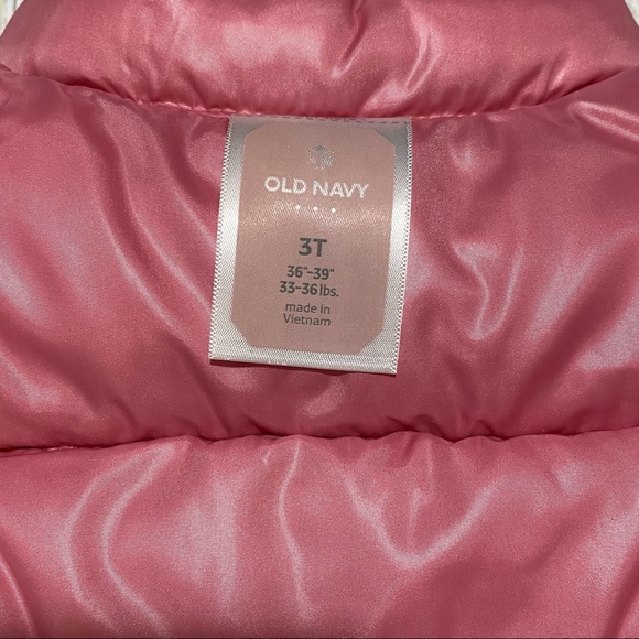 OLD NAVY Reversible Puffer Vest - Picture 5 of 5